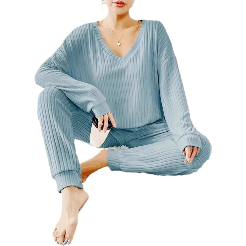 Europska i američka prekogranična neovisna postaja temu Amazon V-izrez sportsko odijelo, jednobojna majica dugih rukava i hlače