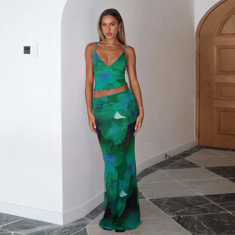 Ljeto 2024. novo modno odijelo s V-izrezom i tankom suknjom, Amazon, generacija kose