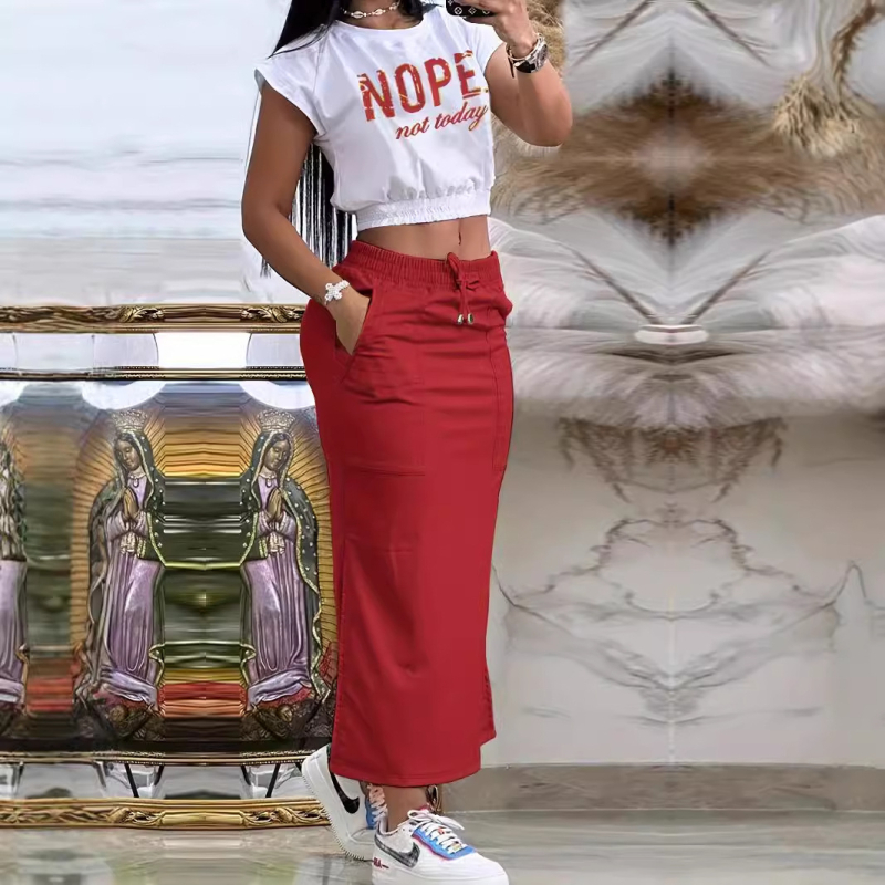 Europski i američki novi stil 2025. ljetna moda, majica kratkih rukava s uzorkom slova, ležerni set od dva dijela s kravatom i suknjom