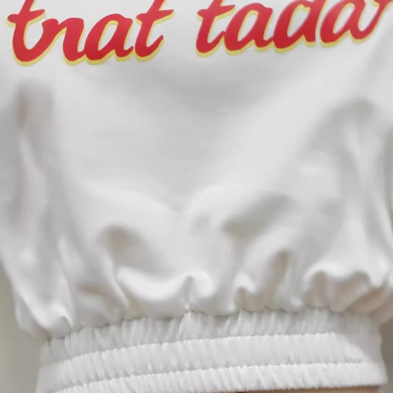 Europski i američki novi stil 2025. ljetna moda, majica kratkih rukava s uzorkom slova, ležerni set od dva dijela s kravatom i suknjom