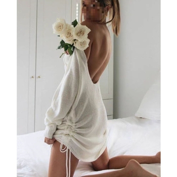 Velika pletena haljina s okruglim izrezom i dugim rukavima u ranom jesenskom stilu, otvorenog leđa, udobna dvostrana suknja s vezicama