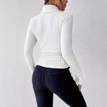 Jesenné a zimné tričko s dlhým rukávom, vysokým golierom a výstrihom do V od Amazonu na jeseň a zimu 2023, pletené s dlhým rukávom a kartáčovanými pásikmi