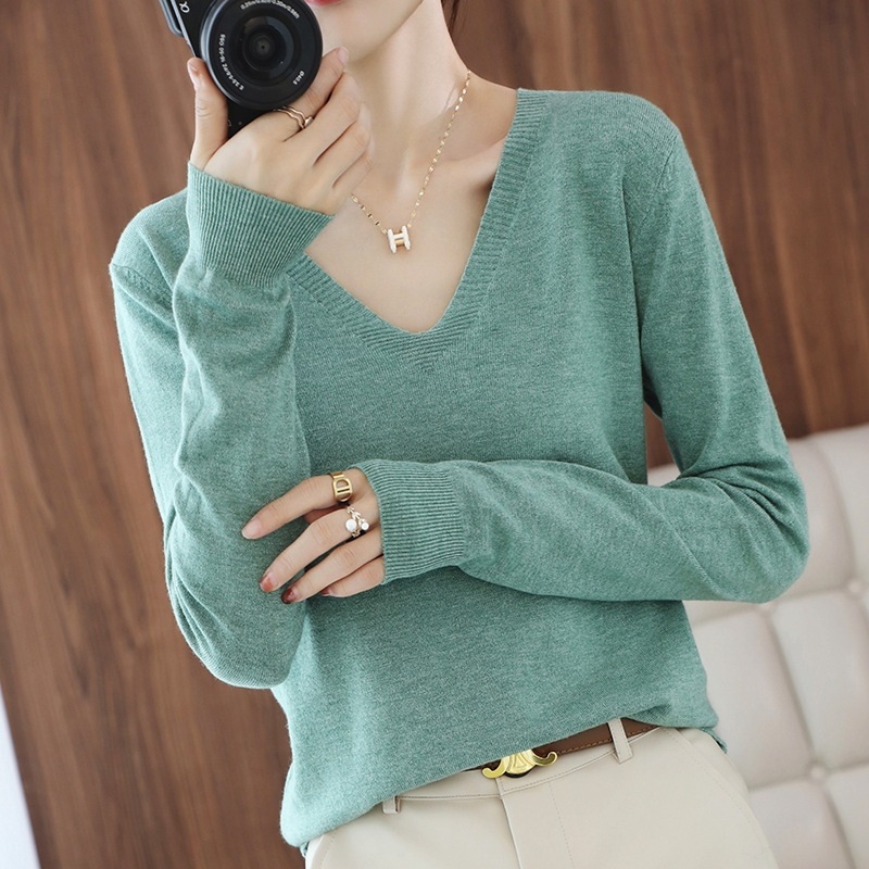 Φθινοπωρινό και Χειμερινό μη μαλλί γυναικείο πουλόβερ με V λαιμόκοψη, κοντό μονόχρωμο, ευέλικτο πουλόβερ γυναικείο λεπτό κάτω μέρος, χονδρική πώληση σε όλη τη χώρα