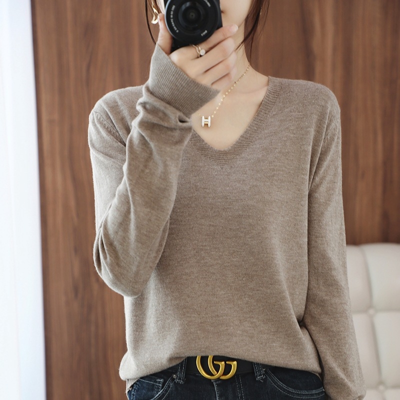 Φθινοπωρινό και Χειμερινό μη μαλλί γυναικείο πουλόβερ με V λαιμόκοψη, κοντό μονόχρωμο, ευέλικτο πουλόβερ γυναικείο λεπτό κάτω μέρος, χονδρική πώληση σε όλη τη χώρα