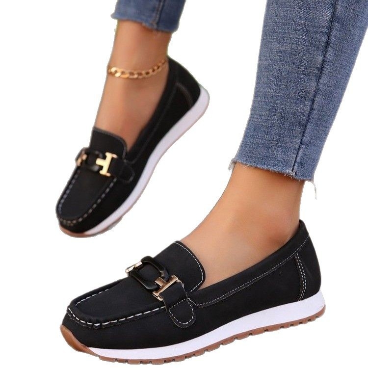 Ljetne nove male kožne cipele iz 2025., okrugle, s dvostrukim D-gumbom, ležerne cipele s plitkim ustima, ženske cipele s mekim dnom i ravnom petom za veće veličine