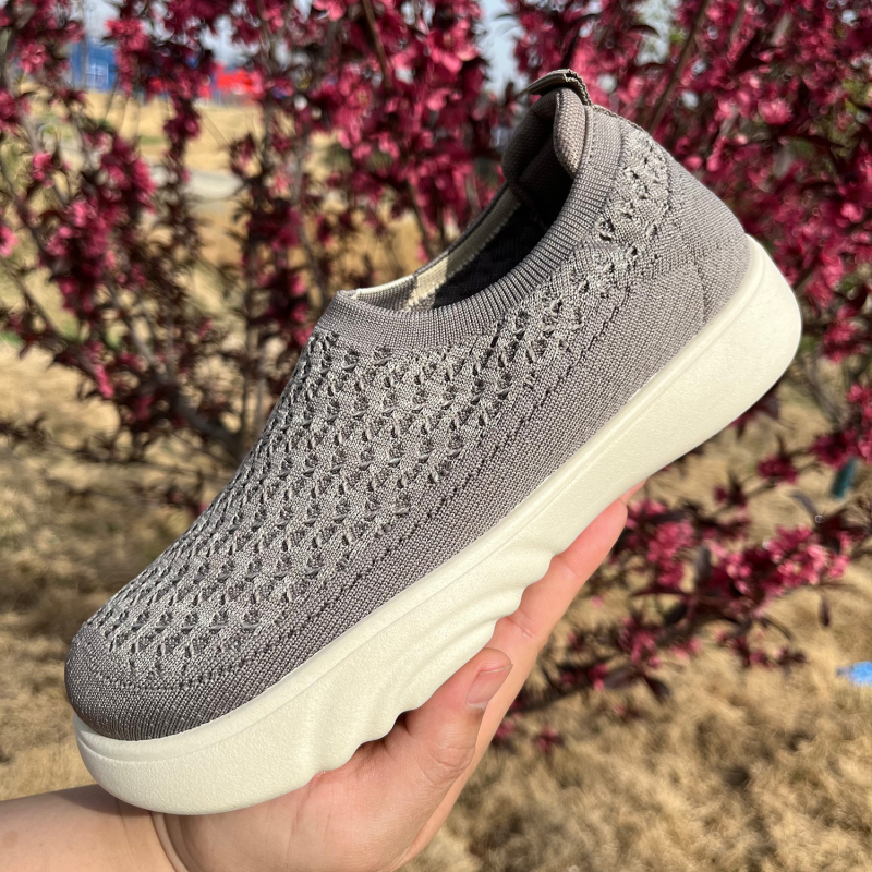 Proljetne i jesenske nove prekogranične platnene cipele iz starog Pekinga, ženske jednoslojne cipele s mekim potplatom, udobne navlake za mame, ženske ležerne cipele