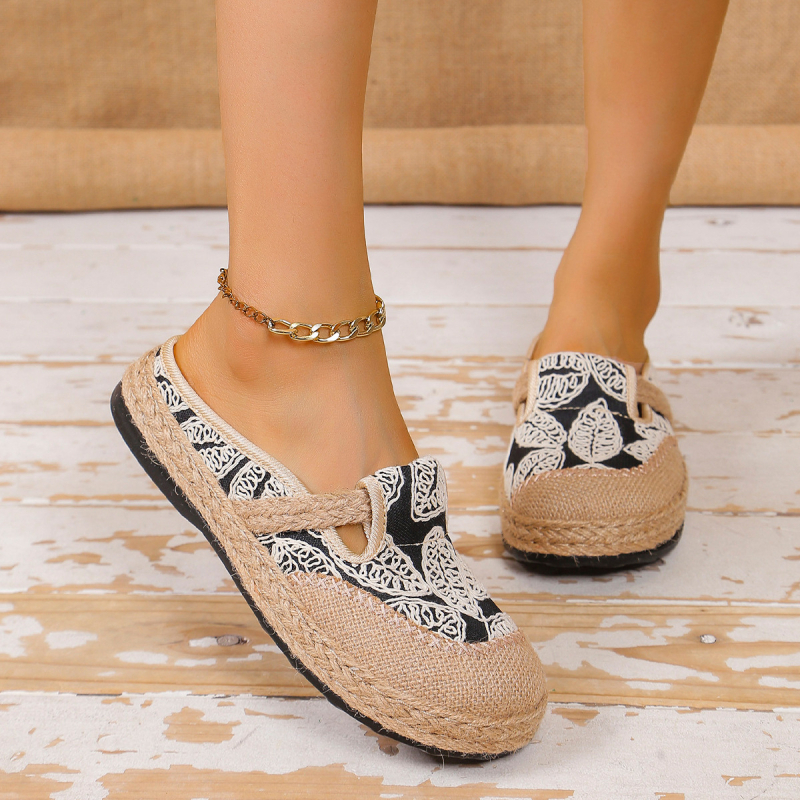 Etninio stiliaus pavasario naujo stiliaus laisvalaikio bateliai moterims, retro stiliaus lininiai apvalios nosies, laisvalaikio medvilniniai ir lininiai bateliai, Šiaurės vakarų regionas.