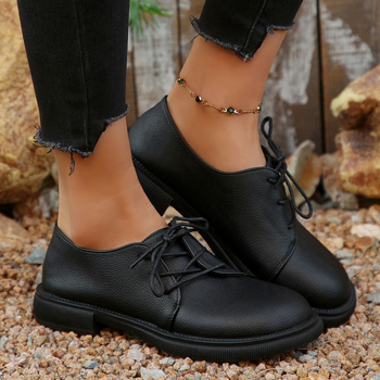 2025 m. pavasario ir rudens nauji žemi kvadratiniai kulniukai apvaliais pirštais moterims, britiško stiliaus, suvarstomi, madingi ir languoti darbo maži odiniai bateliai moterims