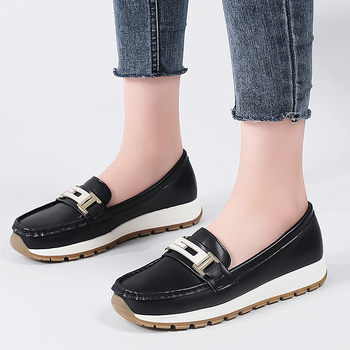 Dámske topánky pre väčšie veľkosti 41 až 43, mäkká podrážka, pohodlná a neunavená noha, ľahké, pre stredné a staršie mamičky, ležérne topánky s kovovou prackou