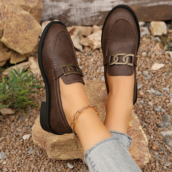 Ženske cipele s debelom potpeticom i metalnom kopčom, retro britanski stil, proljetne mokasine za 2024. godinu