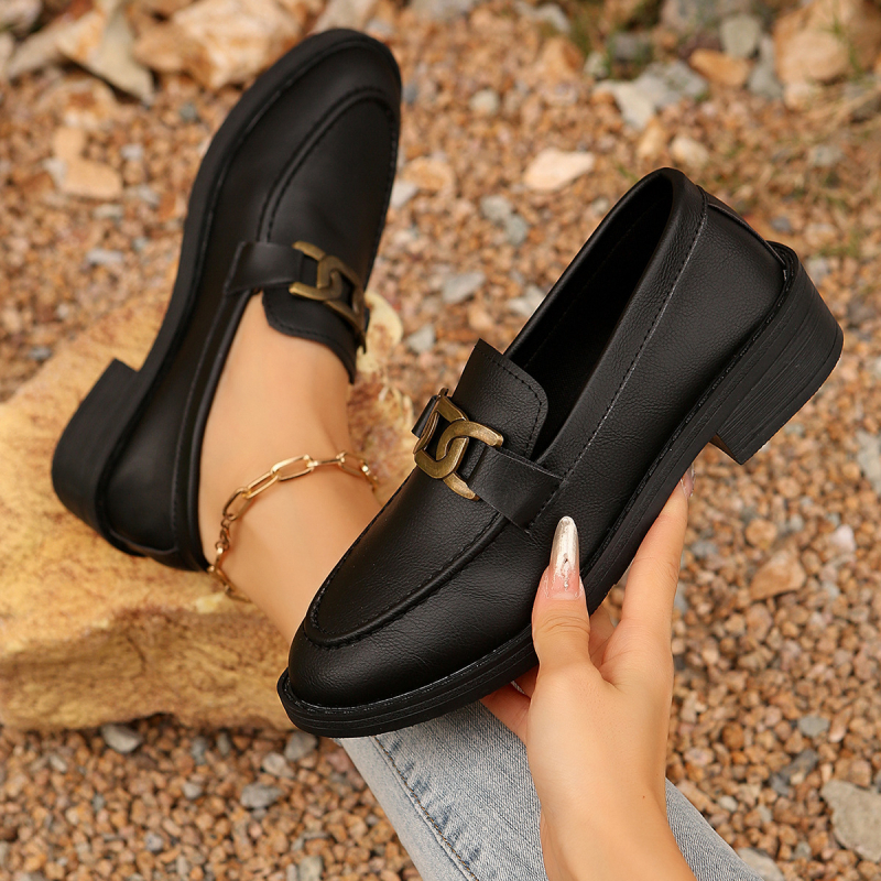 Ženske cipele s debelom potpeticom i metalnom kopčom, retro britanski stil, proljetne mokasine za 2024. godinu