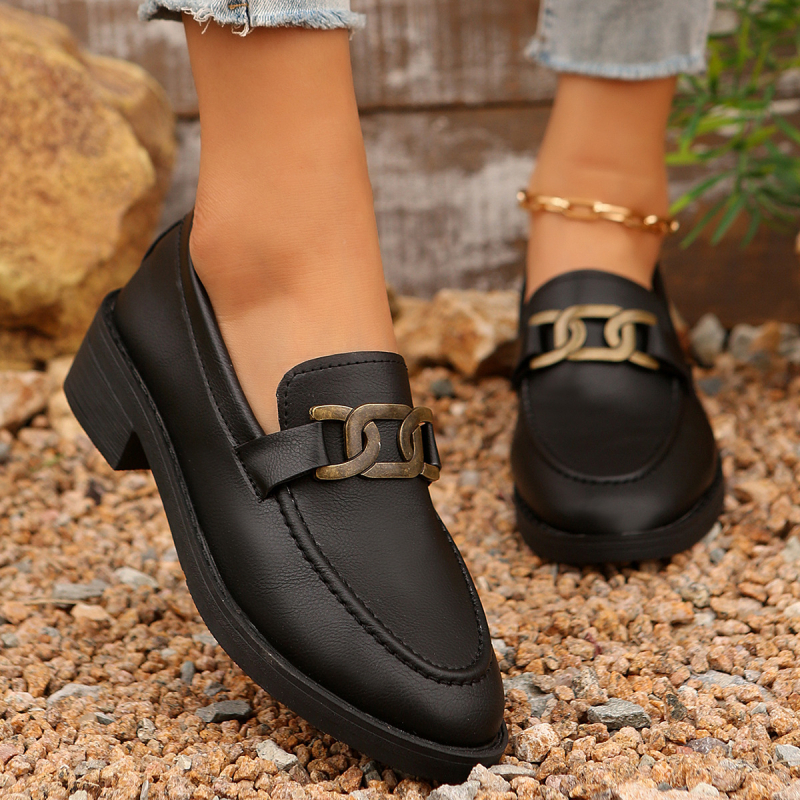 Ženske cipele s debelom potpeticom i metalnom kopčom, retro britanski stil, proljetne mokasine za 2024. godinu