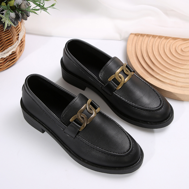 Ženske cipele s debelom potpeticom i metalnom kopčom, retro britanski stil, proljetne mokasine za 2024. godinu