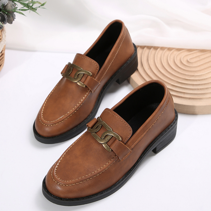 Ženske cipele s debelom potpeticom i metalnom kopčom, retro britanski stil, proljetne mokasine za 2024. godinu