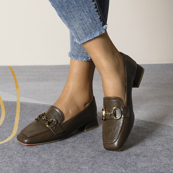 Prekogranična vanjska trgovina 2024 Jesen i zima Retro Horsebit četvrtasti vrh s debelom petom Mekane natikače, moderne i svestrane