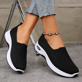 Vabaaja tossud Naiste kevad-suvi Lendav kudumine Vanarahva kingad Jalutuskingad Pehme tallaga ema kingad Naiste kingad Slip-on tossud Naistele