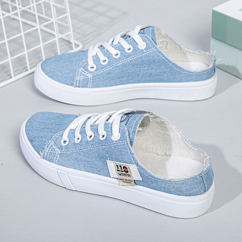 Pusaudekla apavi sieviešu apavi 2024. gada jaunā korejiešu versija maziem baltiem apaviem, plakani ikdienas mājas dēļu apavi, ražotāji vairumtirdzniecībā