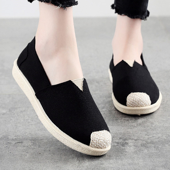 Seni Pekino medžiaginiai moteriški užsegami juodi balti drobiniai darbo bateliai etninio stiliaus laisvalaikio bateliai lengvi pupelių formos bateliai