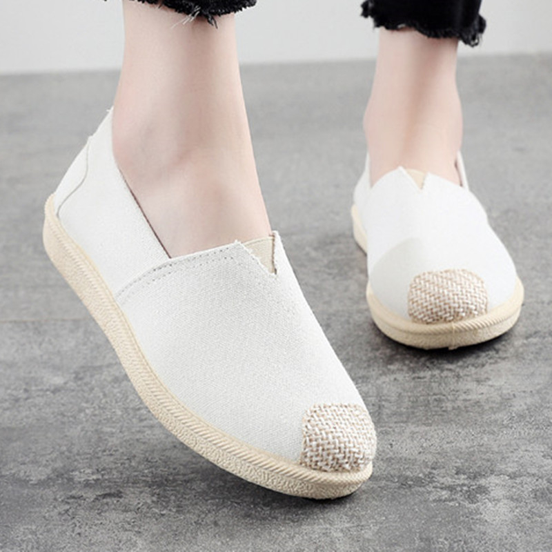 Seni Pekino medžiaginiai moteriški užsegami juodi balti drobiniai darbo bateliai etninio stiliaus laisvalaikio bateliai lengvi pupelių formos bateliai