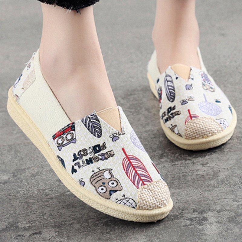 Seni Pekino medžiaginiai moteriški užsegami juodi balti drobiniai darbo bateliai etninio stiliaus laisvalaikio bateliai lengvi pupelių formos bateliai