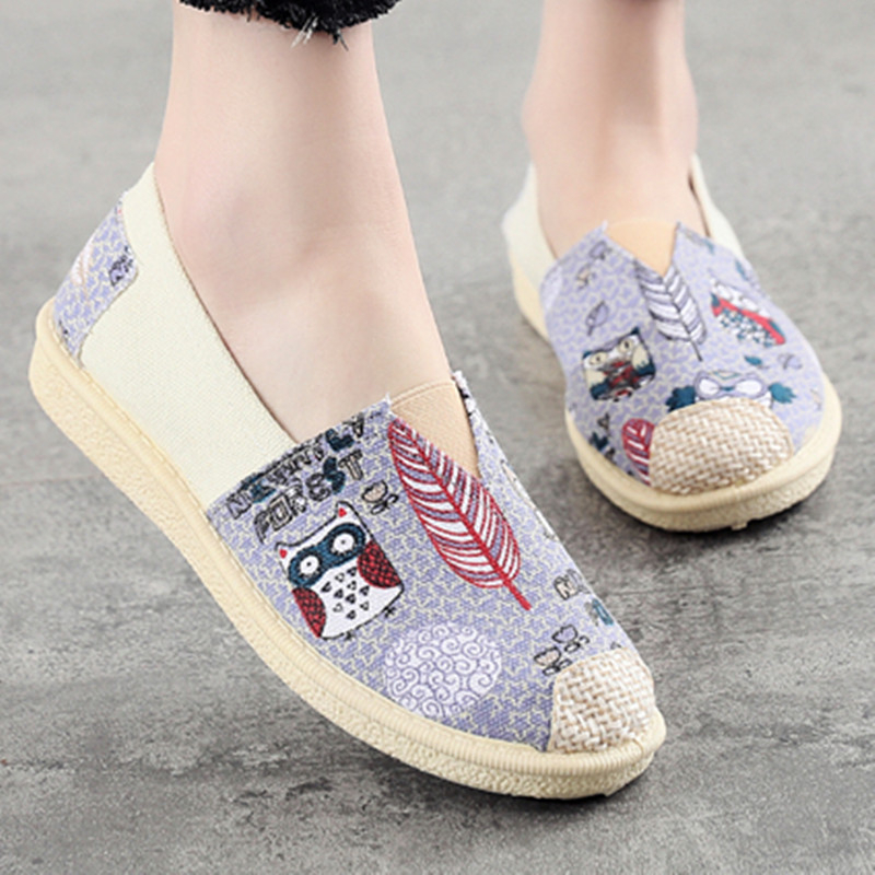 Seni Pekino medžiaginiai moteriški užsegami juodi balti drobiniai darbo bateliai etninio stiliaus laisvalaikio bateliai lengvi pupelių formos bateliai