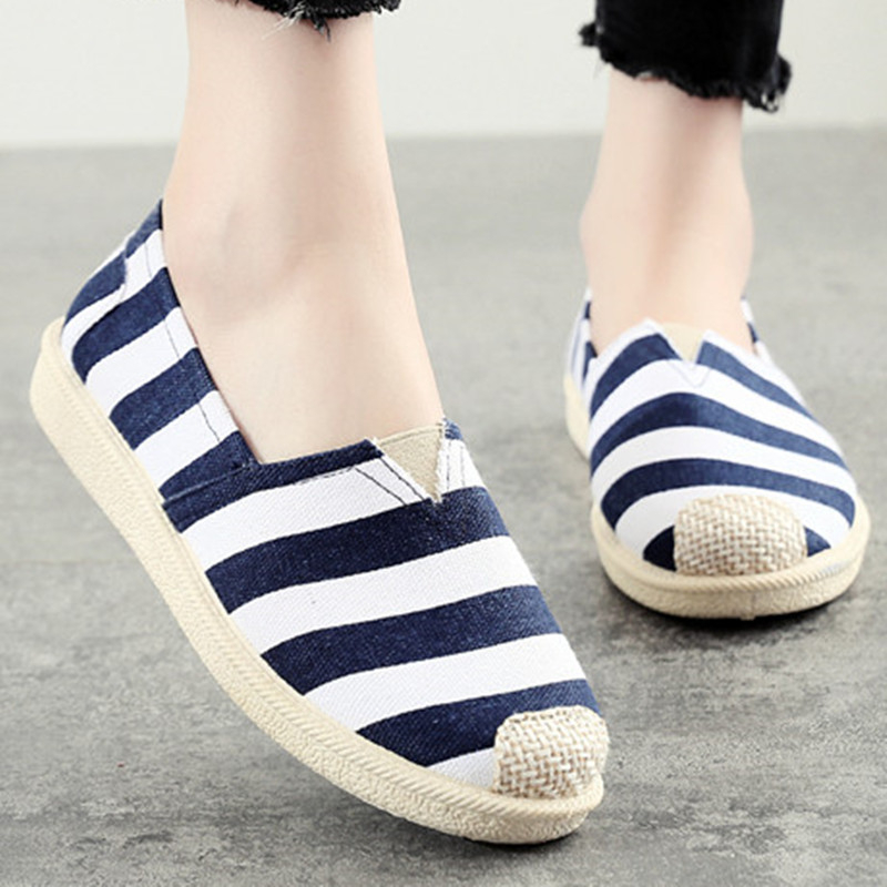 Seni Pekino medžiaginiai moteriški užsegami juodi balti drobiniai darbo bateliai etninio stiliaus laisvalaikio bateliai lengvi pupelių formos bateliai