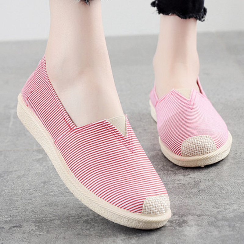 Seni Pekino medžiaginiai moteriški užsegami juodi balti drobiniai darbo bateliai etninio stiliaus laisvalaikio bateliai lengvi pupelių formos bateliai