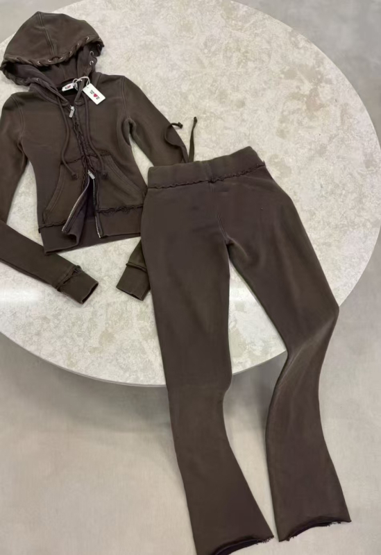 Európska a americká módna farebne blokovaná pásová patchworková rozšírená pletená mikina s priehľadným strihom, ležérne dlhé nohavice