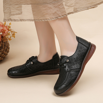 Nové topánky z roku 2025 s dutým otvorom, jednovrstvové, s okrúhlou špičkou, pohodlné, mäkké, ploché, priedušné, všestranné kožené topánky, pohodlné, pre matky, dámske topánky