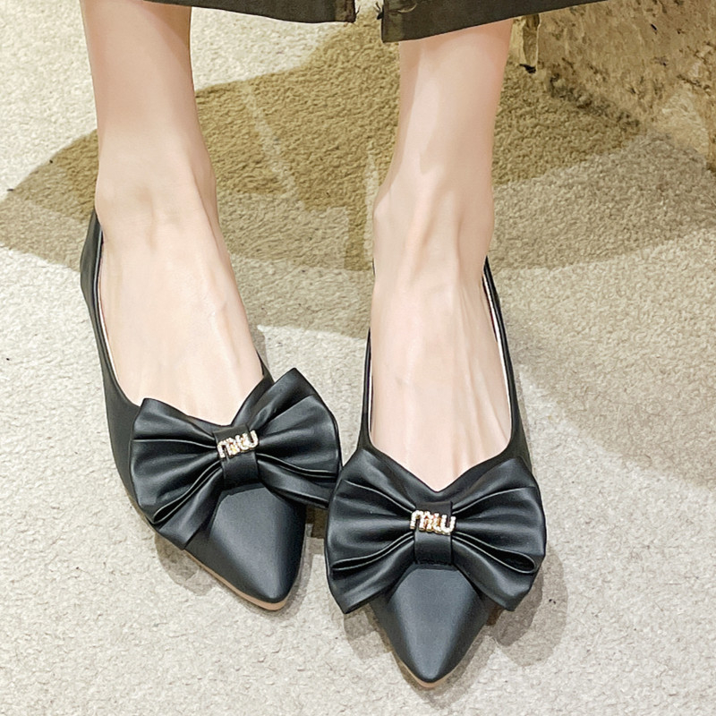 Pantofi cu un singur strat, cu vârf ascuțit, pentru femei, primăvara 2024, stil coreean nou, cu croială joasă, cu fundă, confortabili, slip-on, pantofi de mamă, en-gros