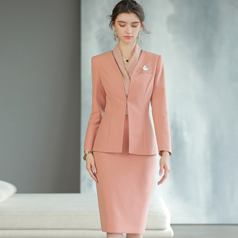 Ringhääling ja õhtujuhtimine: pidulik kostüüm, daam, ärikohtumine, vastuvõtt, pidulik kostüüm, kombinesoon, hotelli vastuvõtu tööriistad, ülikond