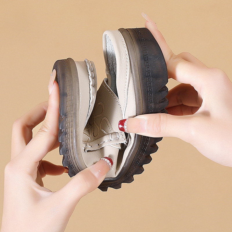 2024. aasta kevadised tikitud vabaaja poolsussid, pehme põhjaga kerged emakingad, tikitud klassikalised naiste kinnise ninaga libisemiskindlad sussid