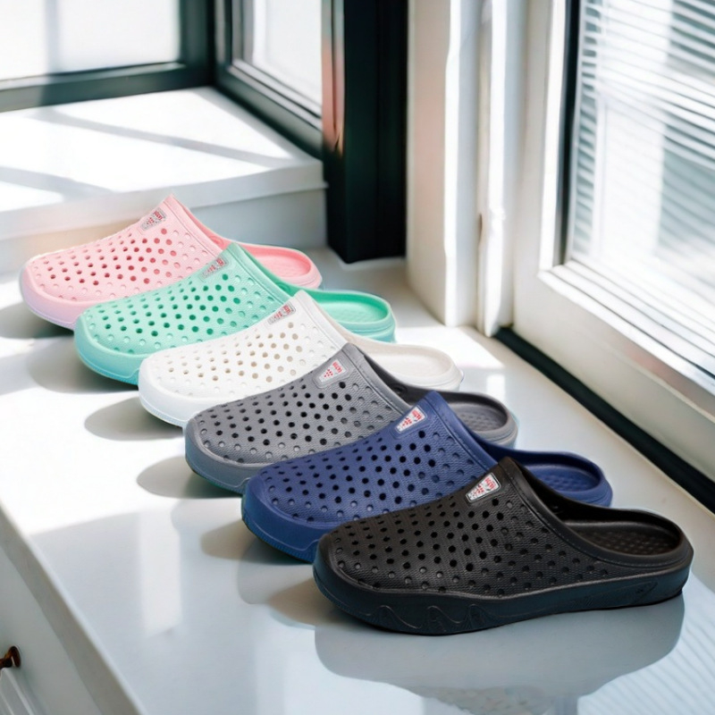 Moteriški namai Mieli kūrybingi tarpvalstybiniai karšti drugeliai, animaciniai filmukai, atsparūs dilimui, neslystantys, greitai džiūstantys, spausdinti paplūdimio batai su skylėmis