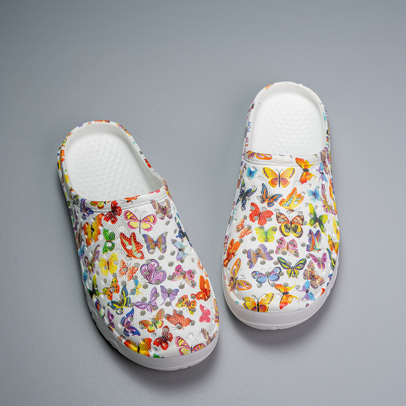 Moteriški namai Mieli kūrybingi tarpvalstybiniai karšti drugeliai, animaciniai filmukai, atsparūs dilimui, neslystantys, greitai džiūstantys, spausdinti paplūdimio batai su skylėmis