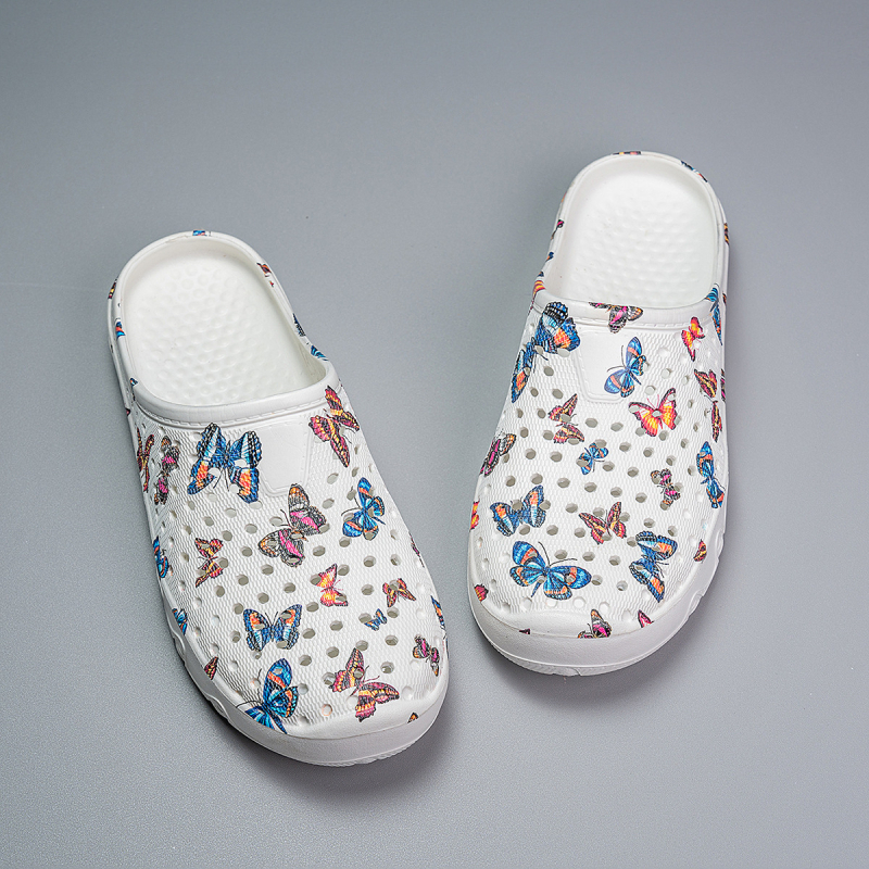 Moteriški namai Mieli kūrybingi tarpvalstybiniai karšti drugeliai, animaciniai filmukai, atsparūs dilimui, neslystantys, greitai džiūstantys, spausdinti paplūdimio batai su skylėmis