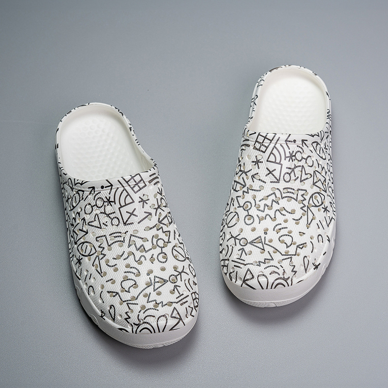 Moteriški namai Mieli kūrybingi tarpvalstybiniai karšti drugeliai, animaciniai filmukai, atsparūs dilimui, neslystantys, greitai džiūstantys, spausdinti paplūdimio batai su skylėmis