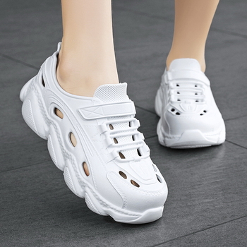 2024. gada pārrobežu platformas EVA caurumu apavi sieviešu vasaras dārza apavi platformas sandales pludmales apavi sieviešu uzvelkamās čības