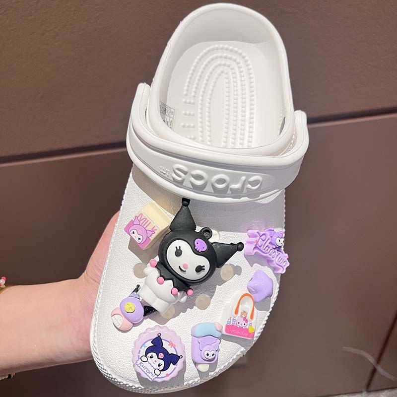 Uued kingapandlaga sobivad auguga kingad isetehtud Sanrio dekoratiivsed LED-välklambiga kingalilled cr Kulomi Melody aksessuaarid