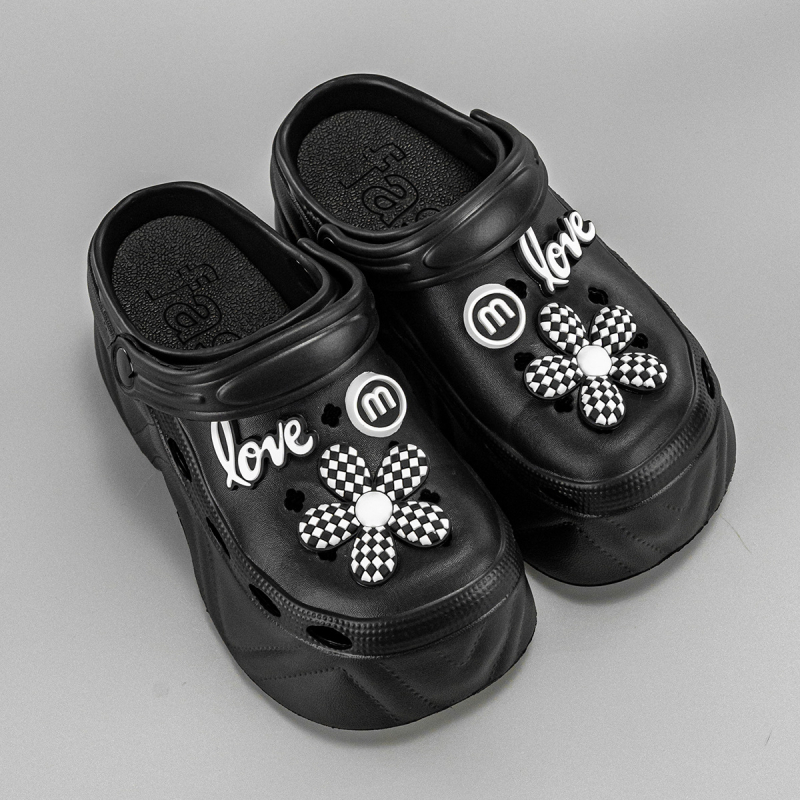 Storapadės moteriškos basutės su skylėmis, vasarinės, gėlėtos, paplūdimio basutės, kvėpuojančios, minkštapadės, dengtos pirštais.