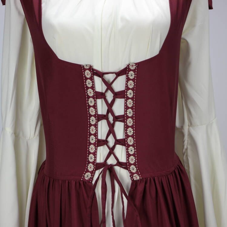 Amazon AliExpressi keskaegse halloweeni taassünni kleit komplekt vöökohaga kraega cos kleit laos