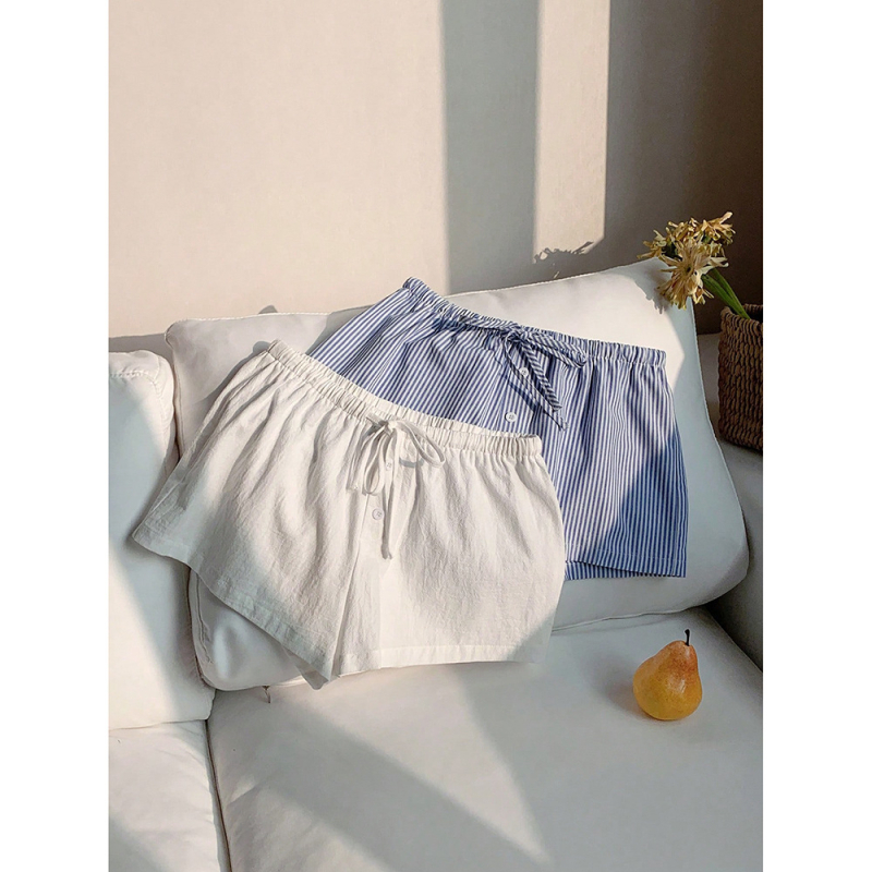 Femeii pantaloni scurți de vară cu dungi și dantelă, stil casual, stil de slăbire, stil de vară, stil de vară