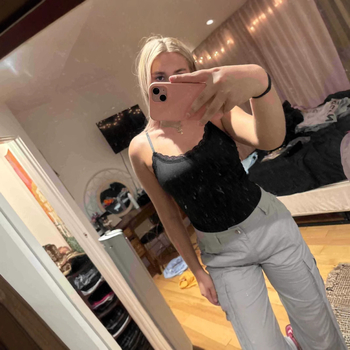 Σέξι γυναικείο τοπ με τιράντες για διασυνοριακή Ευρώπη και Ηνωμένες Πολιτείες, νέα τριγωνική ολόσωμη φόρμα με δαντέλα, για την άνοιξη και το καλοκαίρι του 2024