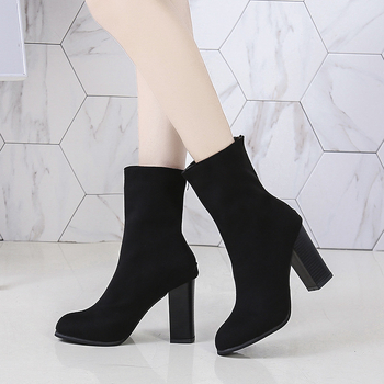 Jesenné a zimné 2023 ležérne krátke dámske čižmy veľkosti 43, vysoký podpätok, hrubý podpätok, európske a americké zoštíhľujúce semišové čižmy Martin, dámske čižmy so zipsom vzadu