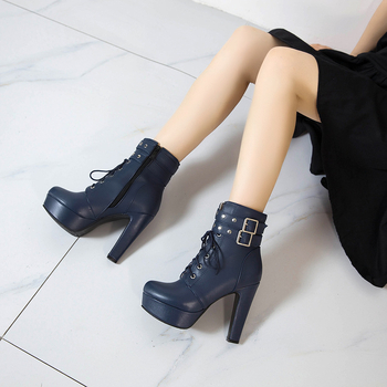 Μπότες μεγάλου μεγέθους 40-50 Εξαγωγές διασυνοριακών ψηλοτάκουνων μπότες Γυναικείες φθινοπωρινές νέες γυναικείες μπότες Κοντές μπότες με αγκράφα ζώνης και πριτσίνια με χαμηλό ντεκολτέ