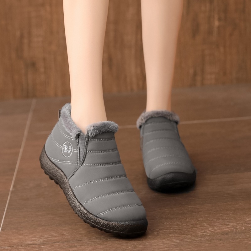 Jesenné a zimné teplé snehové čižmy 2023, nepremokavé vlnené bavlnené topánky Old Beijing, dámske veľké veľkosti 35-47, vysoké podpätky s cezhraničnou výstelkou