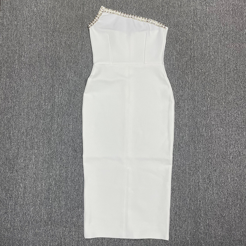 Európske a americké nové dámske obväzové šaty z roku 2023, sexy šikmý golier, kamienkové odhalené ramená, módne večerné šaty s odhalenými ramenami