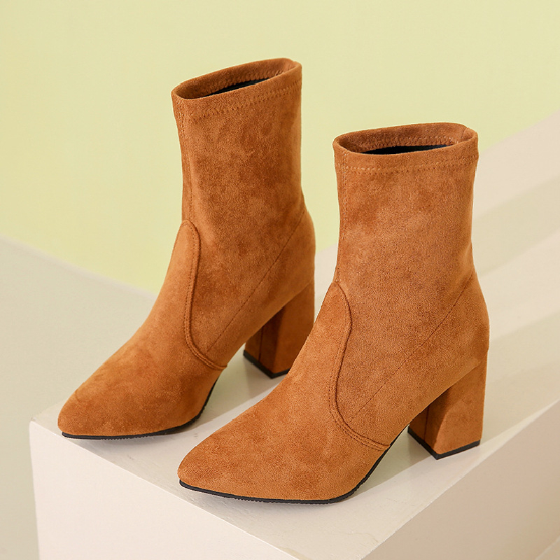 Cizme scurte cu toc înalt în stil coreean pentru femei 2024 toamna și iarna toc gros vârful ascuțit cizme subțiri de mărime mare din piele întoarsă cizme la modă de export transfrontalier