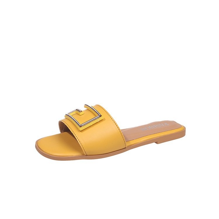 Prekogranične ravne papuče za žene, ljetna vanjska odjeća 2024., novi stil, internetski poznate modne papuče s metalnom kopčom i okruglom glavom, ravnog dna za žene