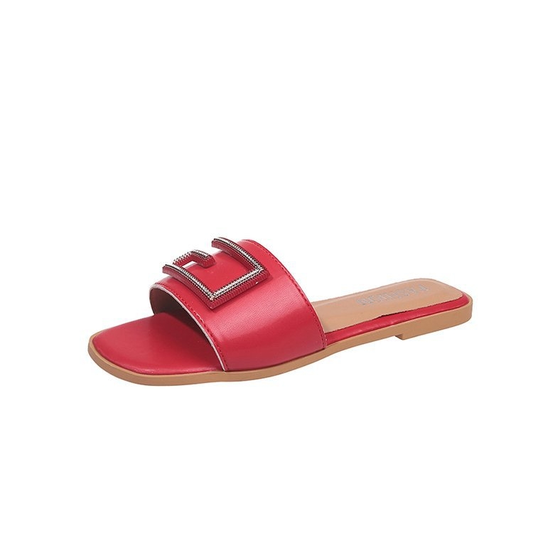 Prekogranične ravne papuče za žene, ljetna vanjska odjeća 2024., novi stil, internetski poznate modne papuče s metalnom kopčom i okruglom glavom, ravnog dna za žene