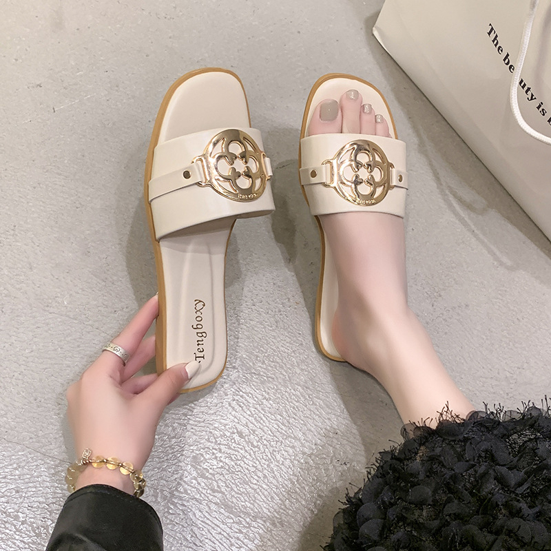 Papuče za žene, ljetna vanjska odjeća 2025., nove modne ravne cipele s donjim dijelom, udobne vilinske cipele sa suknjom, svestrane plisirane japanke